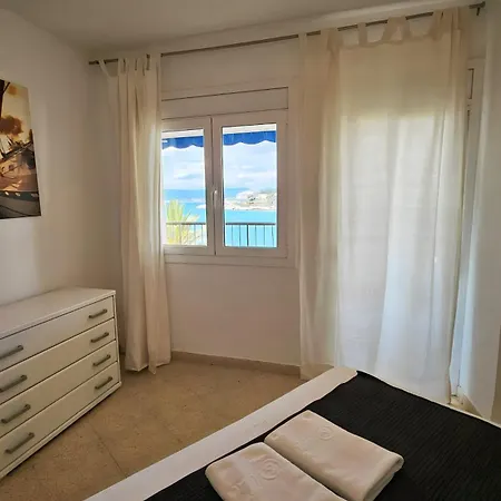 For A Sant Jordi Sunset Apartment